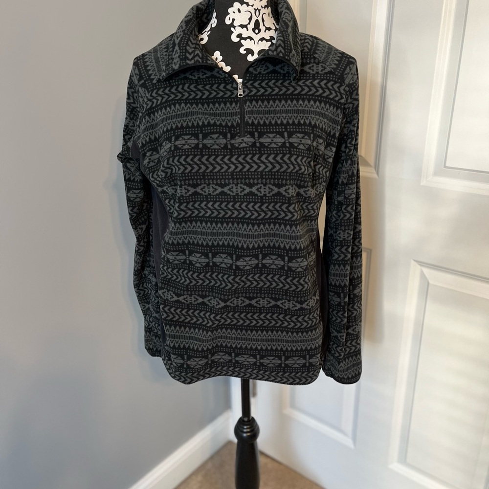 Columbia Black Pullover Sweatshirt with Textured Pattern